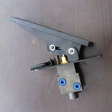 Single Foot Pedal Valve / Two-Way Pedal Valve For Excavator